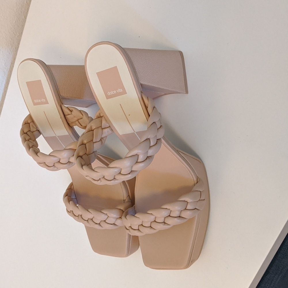 DolceVita Platform Sandals Open Toe Dressy Neutral Tan Casual Dressy Wedding